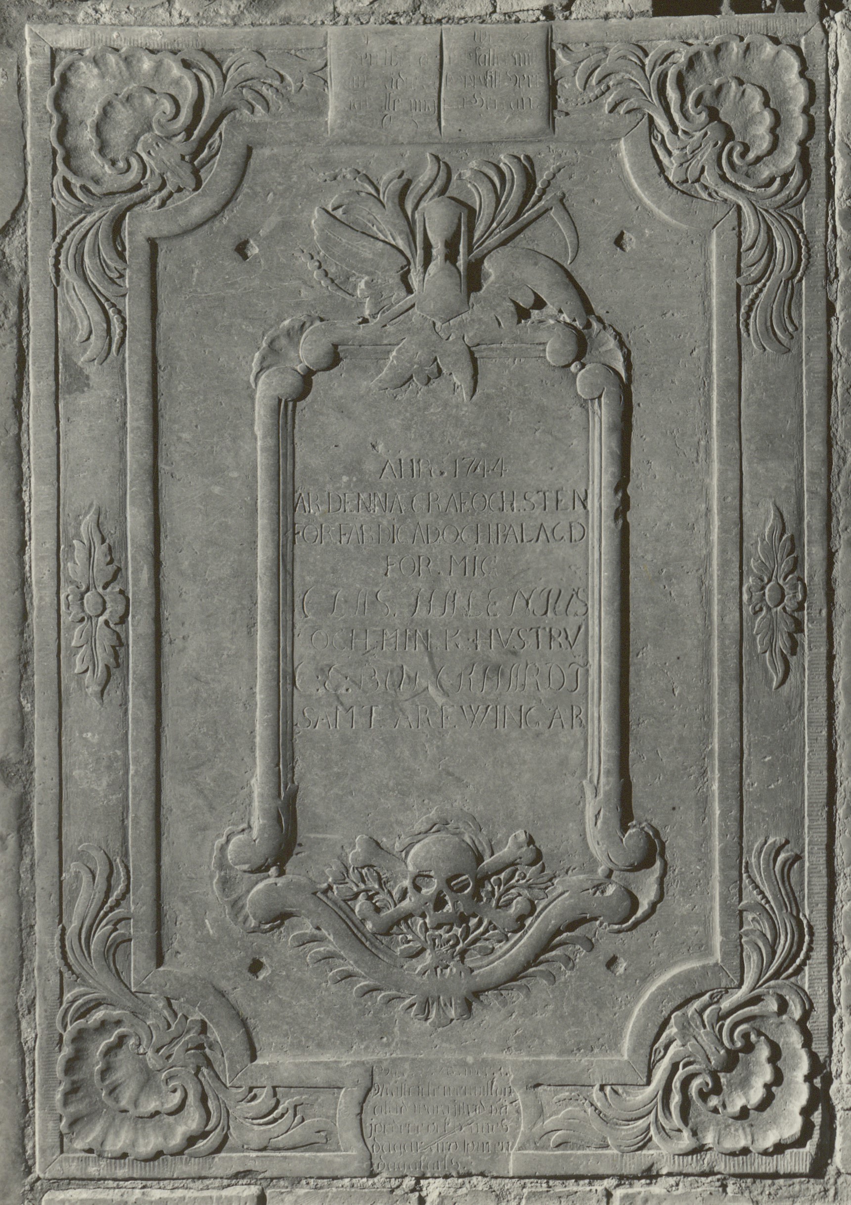 Gravhäll 153