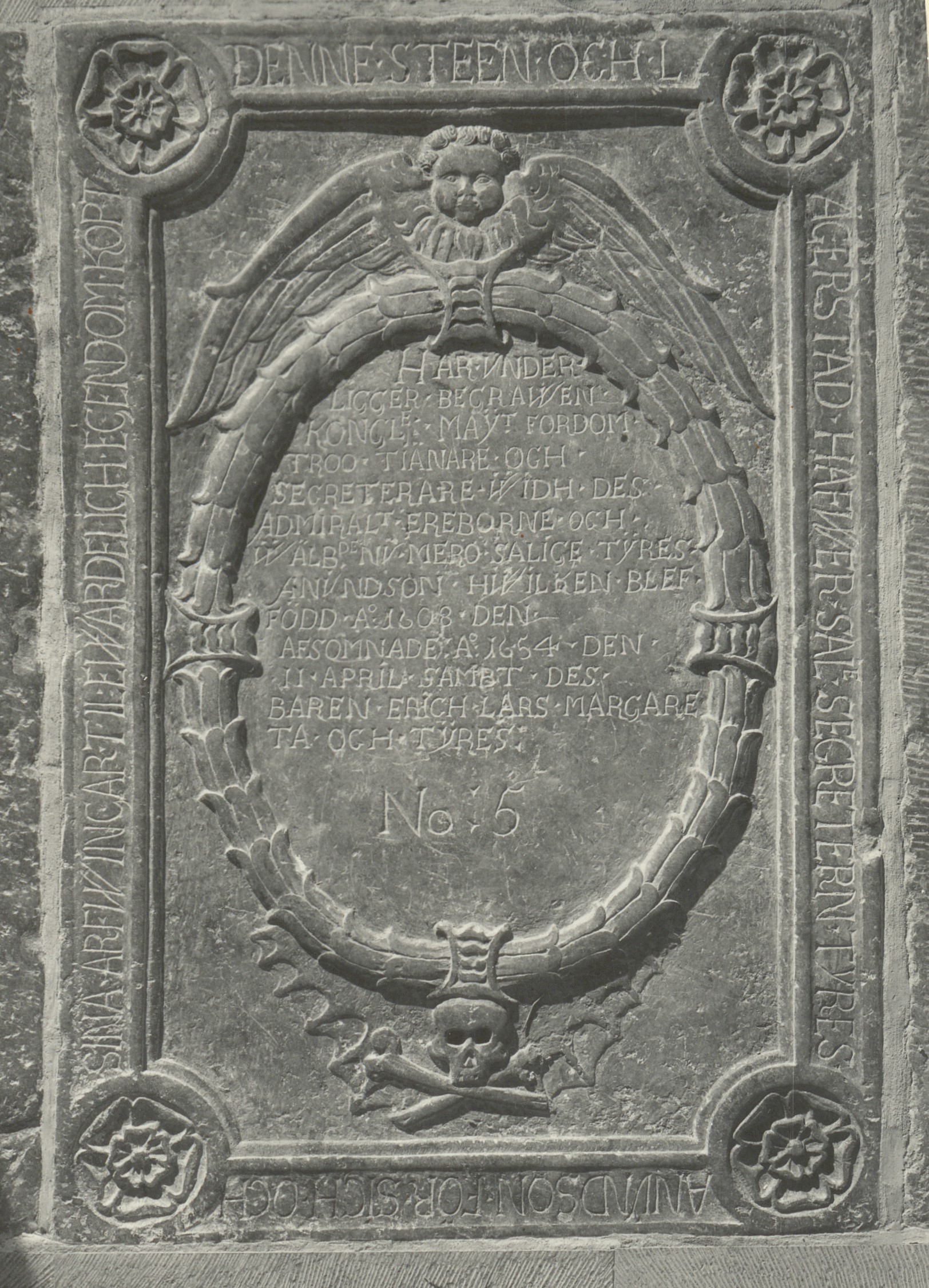 Gravhäll 5